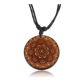 Amulett aus Holz mit Gravur - CC-7