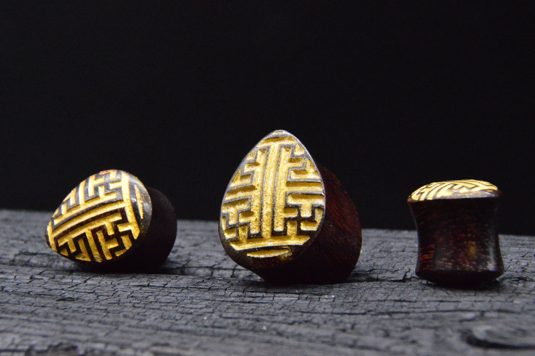 1x Teardrop Plug Tamarind Wood 8-16mm - F1