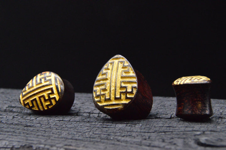 1x Teardrop Plug Tamarind Wood 8-16mm - F1