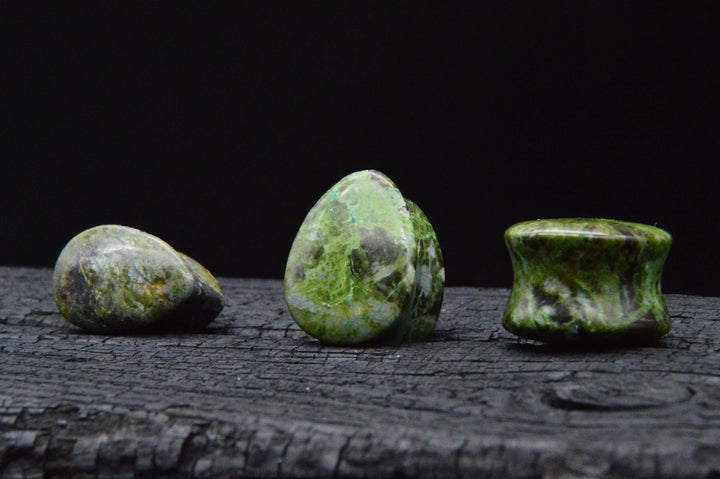 1x Plug African Jade Teardrop - J2