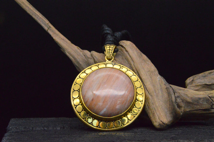 Halskette mit versteinertem Holz - CC-6