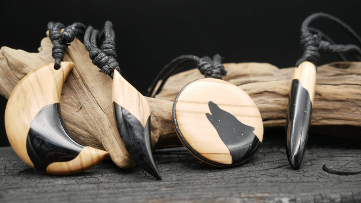 Amulett aus Holz und Epoxidharz - BB-6