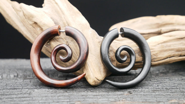 Ohrringe / Fake Schnecke aus Holz - II-2