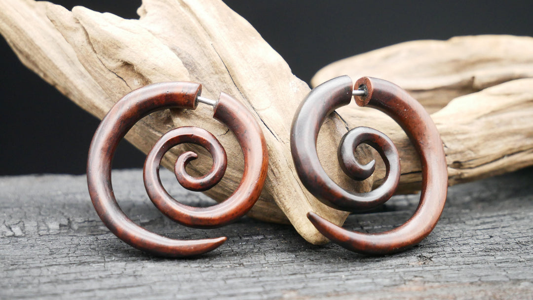 Ohrringe / Fake Schnecke aus Holz - II-2