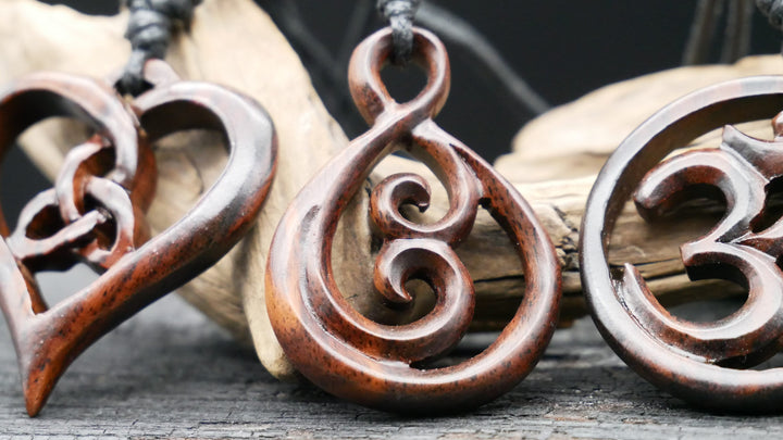 Amulett aus Holz - BB-5