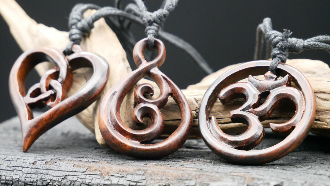 Amulett aus Holz - BB-5