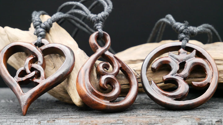 Amulett aus Holz - BB-5