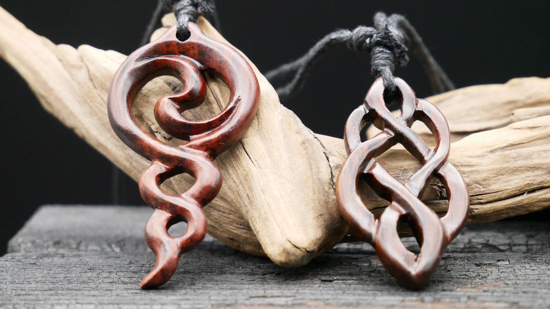 Amulett aus Holz - BB-5