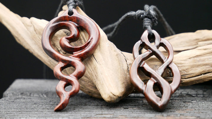 Amulett aus Holz - BB-5