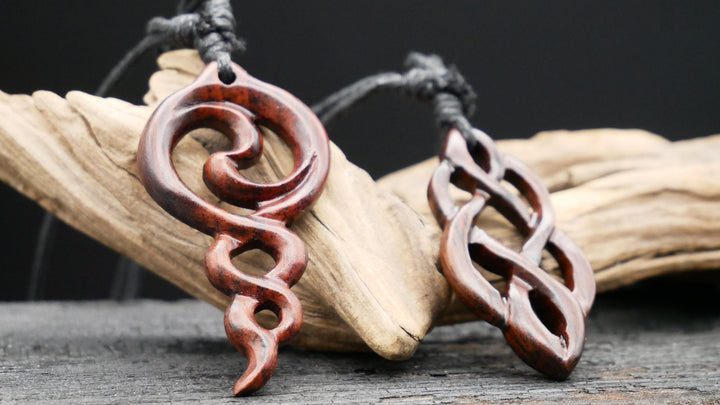Amulett aus Holz - BB-5