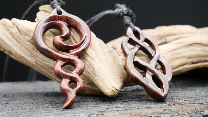 Amulett aus Holz - BB-5