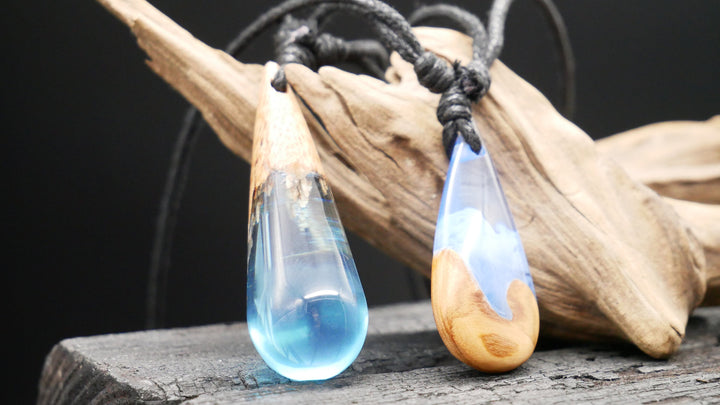 Amulett aus Holz und Epoxidharz - BB-6