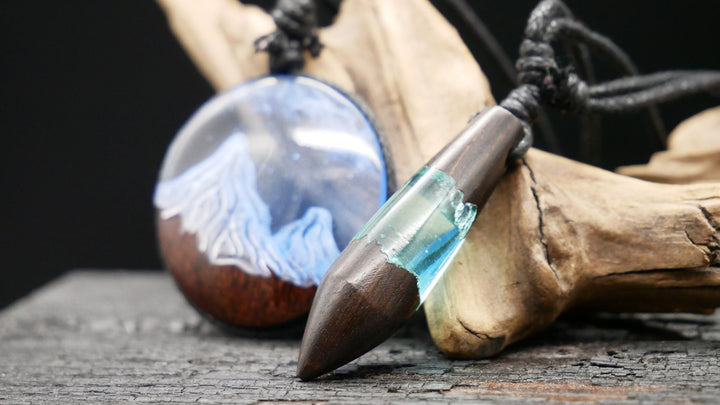 Amulett aus Holz und Epoxidharz - BB-6
