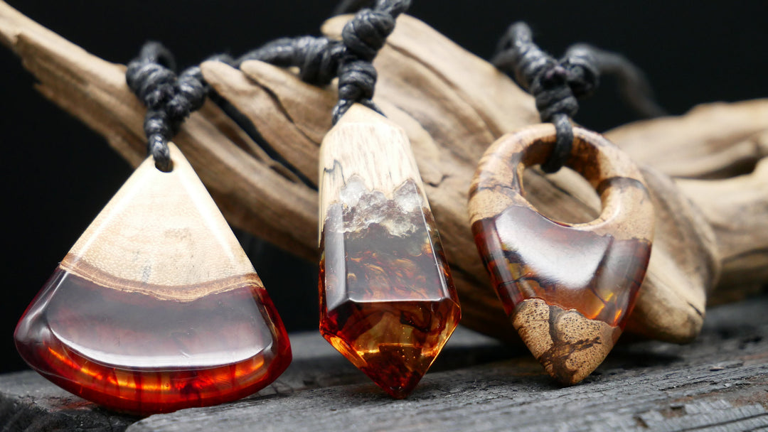 Amulett aus Holz und Epoxidharz - BB-6