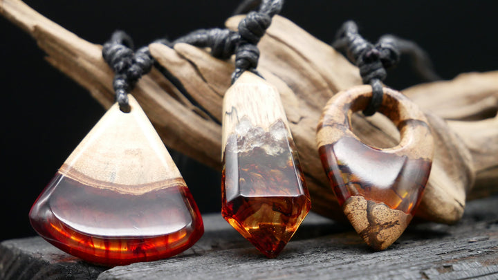 Amulett aus Holz und Epoxidharz - BB-6