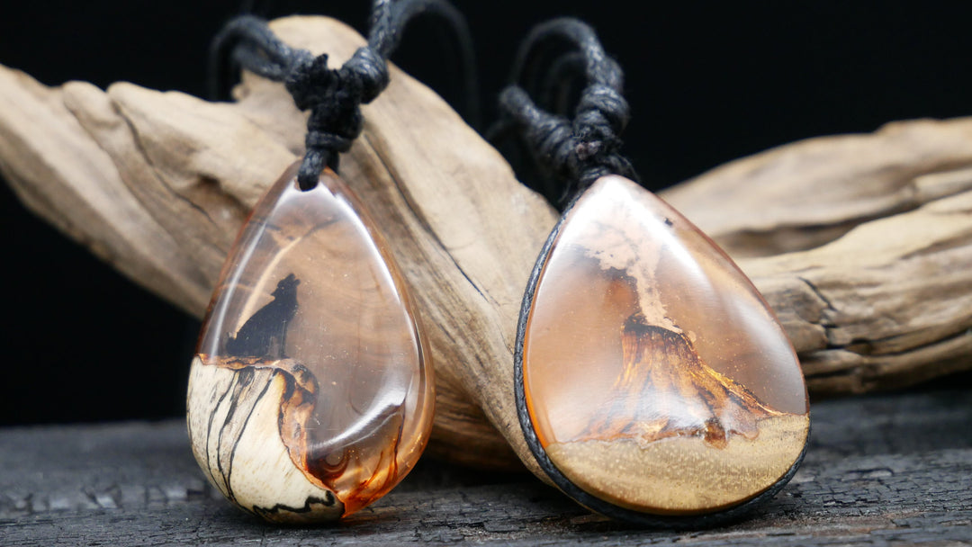 Amulett aus Holz und Epoxidharz - BB-6