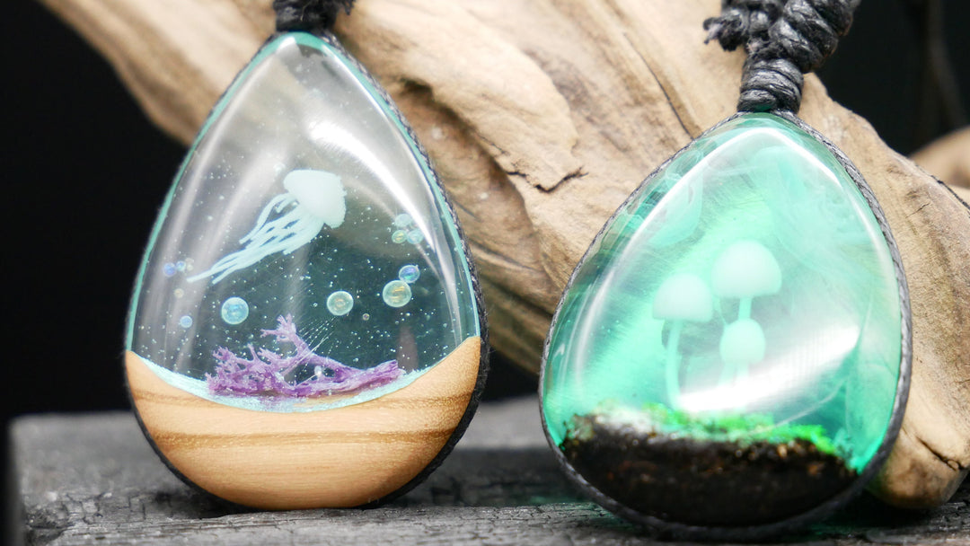 Amulett aus Holz und Epoxidharz - BB-6
