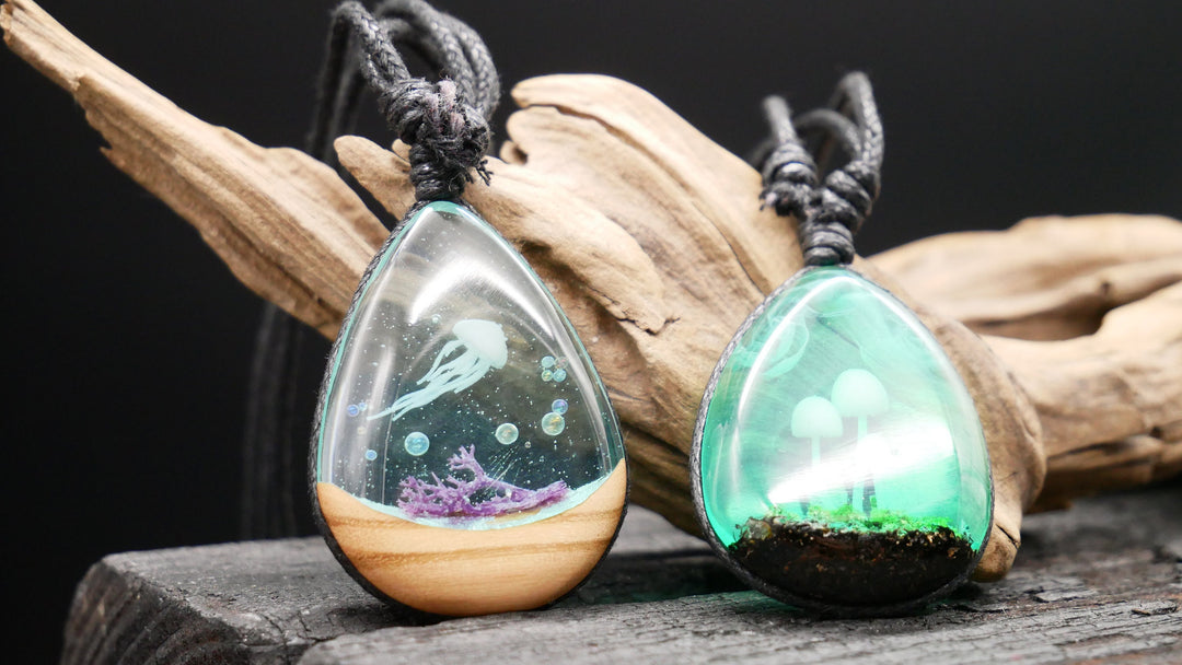 Amulett aus Holz und Epoxidharz - BB-6