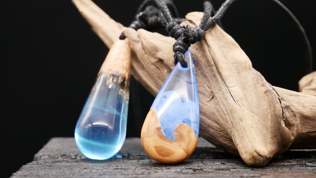 Amulett aus Holz und Epoxidharz - BB-6