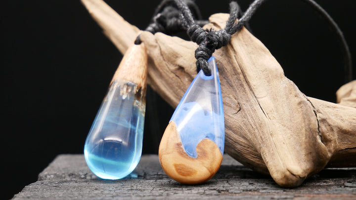 Amulett aus Holz und Epoxidharz - BB-6