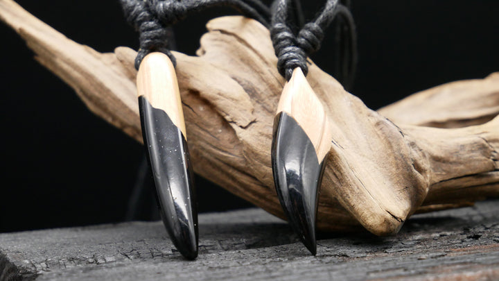 Amulett aus Holz und Epoxidharz - BB-6
