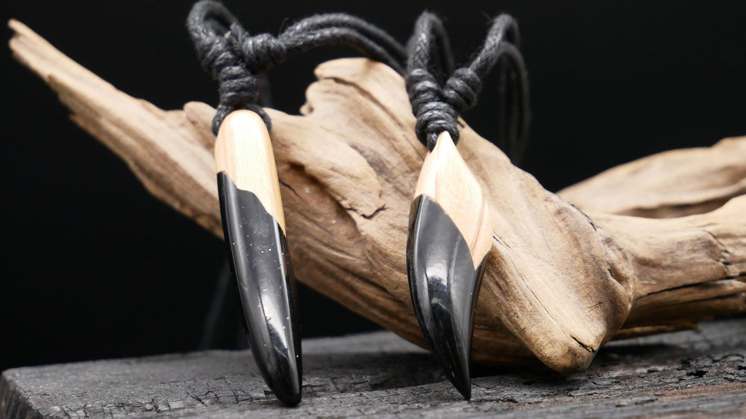 Amulett aus Holz und Epoxidharz - BB-6