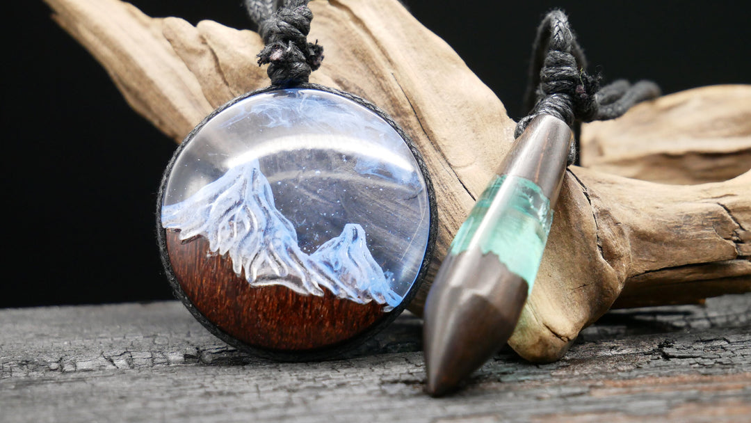 Amulett aus Holz und Epoxidharz - BB-6