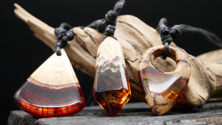 Amulett aus Holz und Epoxidharz - BB-6