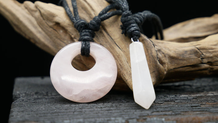 Amulett aus Rosenquarz - CC-5