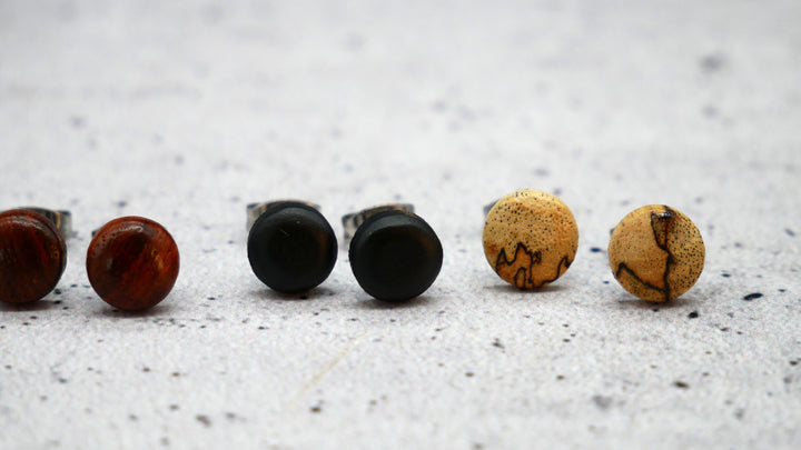 Paar Ohrstecker aus Chirurgenstahl und Holz - 1L/16