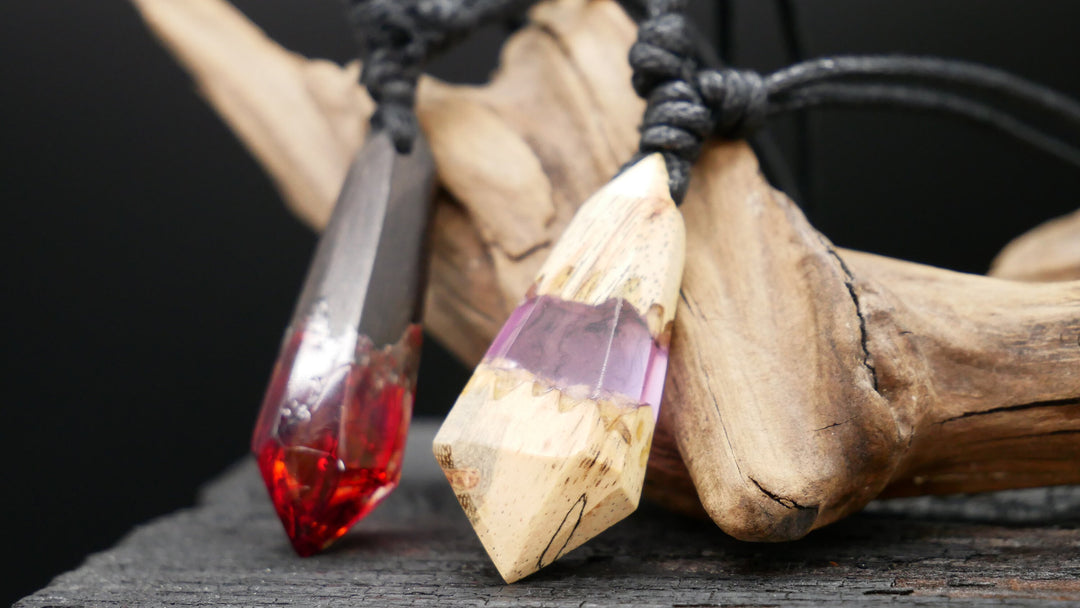 Amulett aus Holz und Epoxidharz - BB-6