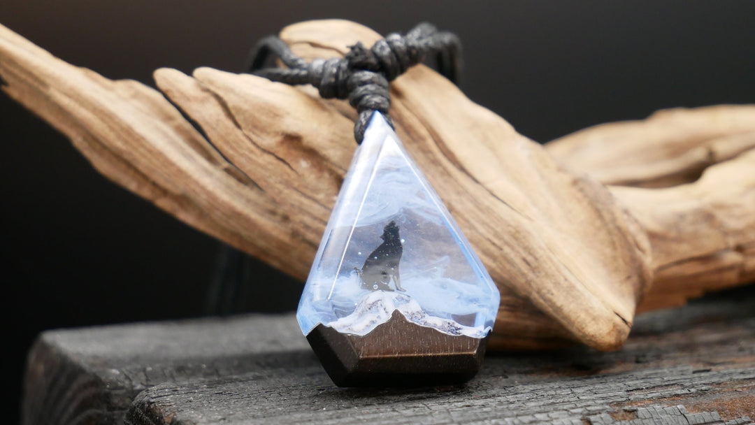 Amulett aus Holz und Epoxidharz - BB-6