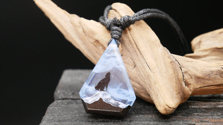 Amulett aus Holz und Epoxidharz - BB-6