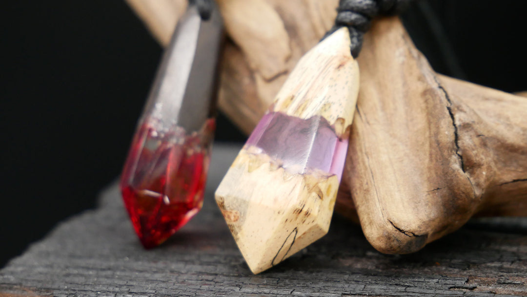 Amulett aus Holz und Epoxidharz - BB-6