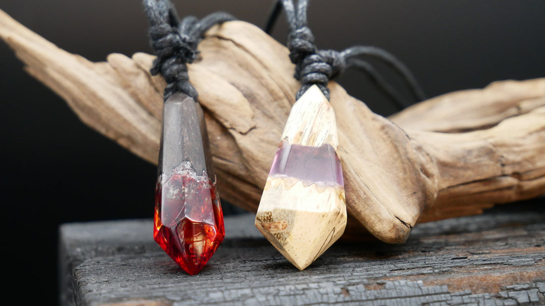 Amulett aus Holz und Epoxidharz - BB-6