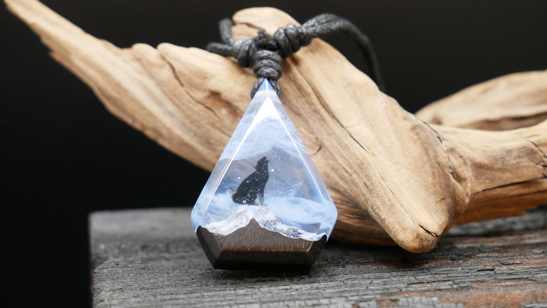 Amulett aus Holz und Epoxidharz - BB-6