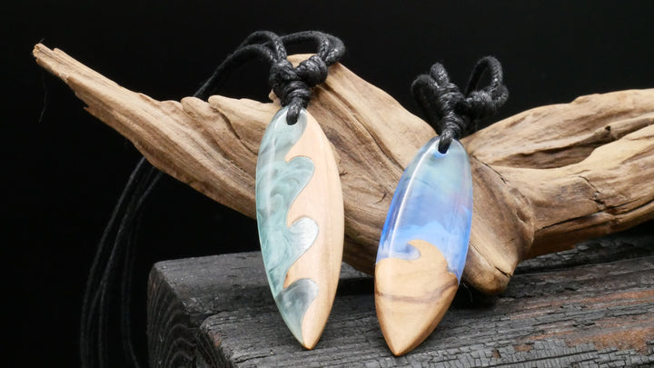 Amulett aus Holz und Epoxidharz - BB-6