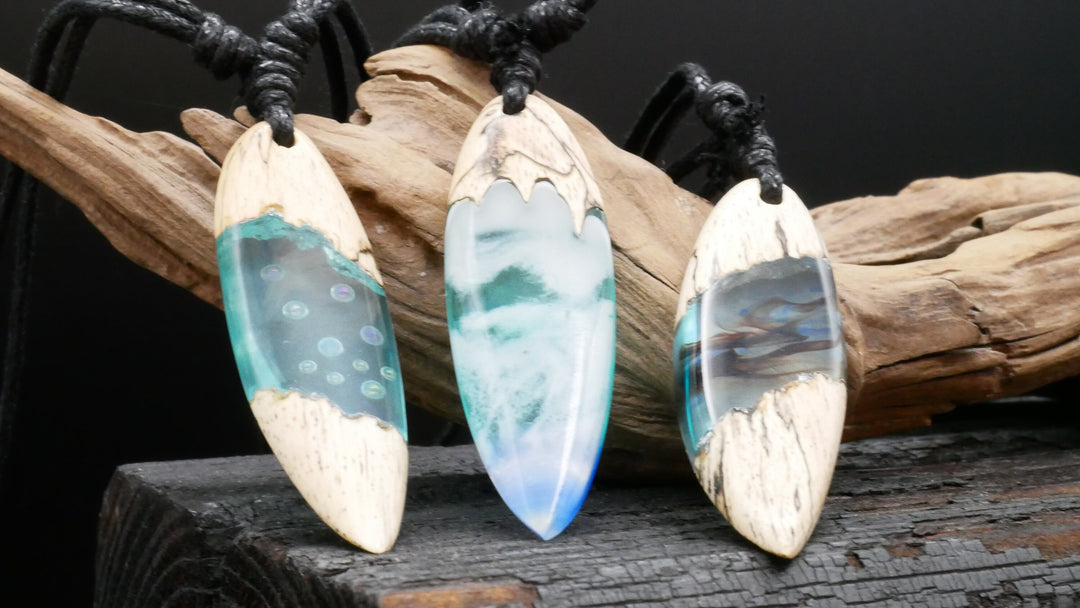 Amulett aus Holz und Epoxidharz - BB-6