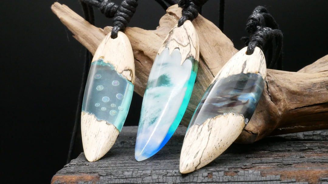 Amulett aus Holz und Epoxidharz - BB-6