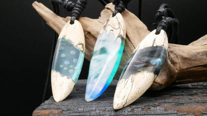 Amulett aus Holz und Epoxidharz - BB-6