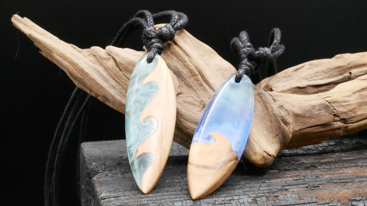 Amulett aus Holz und Epoxidharz - BB-6