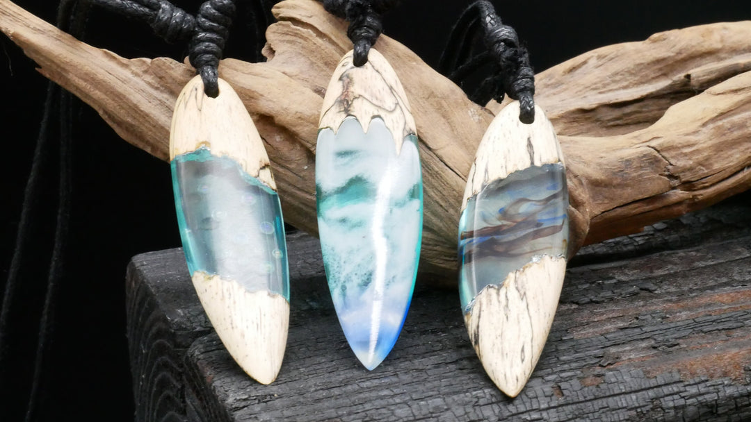 Amulett aus Holz und Epoxidharz - BB-6