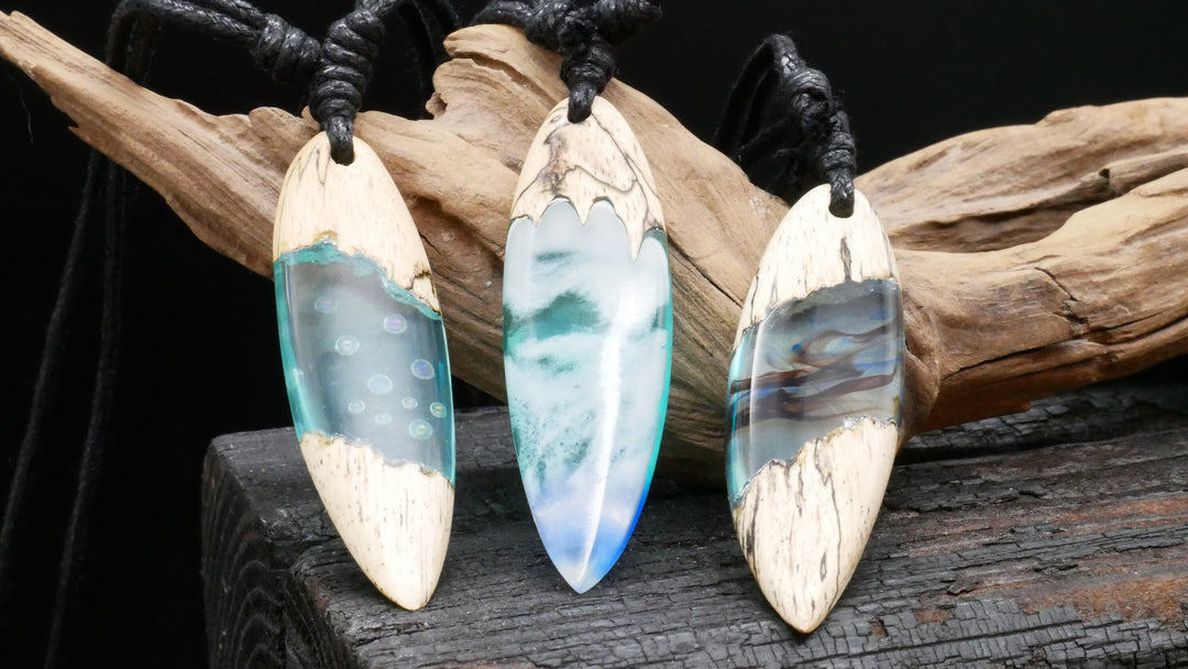 Amulett aus Holz und Epoxidharz - BB-6