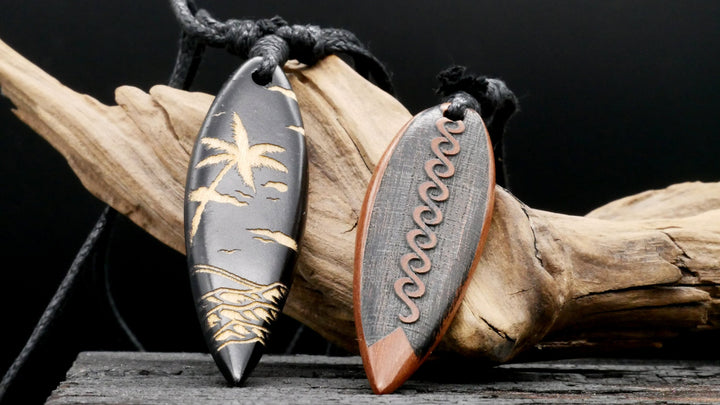Amulett aus Holz mit Gravur - CC-7