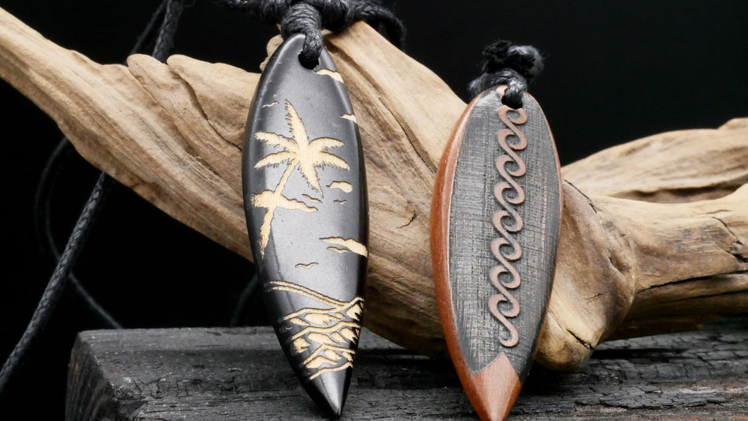 Amulett aus Holz mit Gravur - CC-7