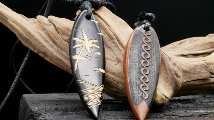 Amulett aus Holz mit Gravur - CC-7