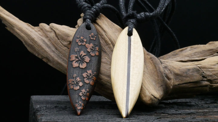 Amulett aus Holz mit Gravur - CC-7