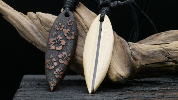Amulett aus Holz mit Gravur - CC-7