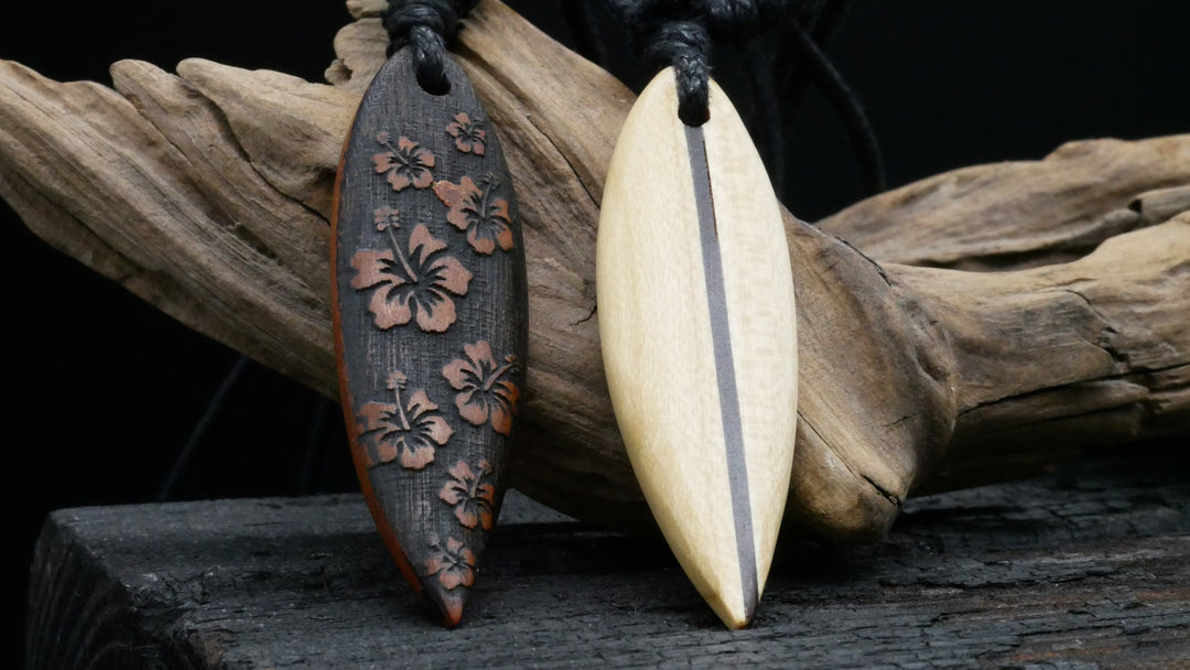 Amulett aus Holz mit Gravur - CC-7