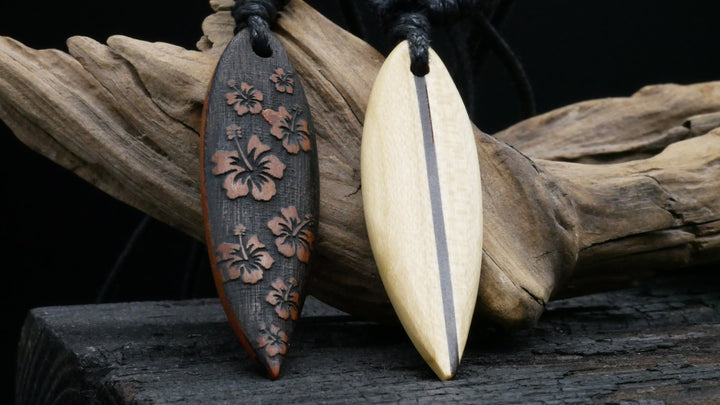 Amulett aus Holz mit Gravur - CC-7